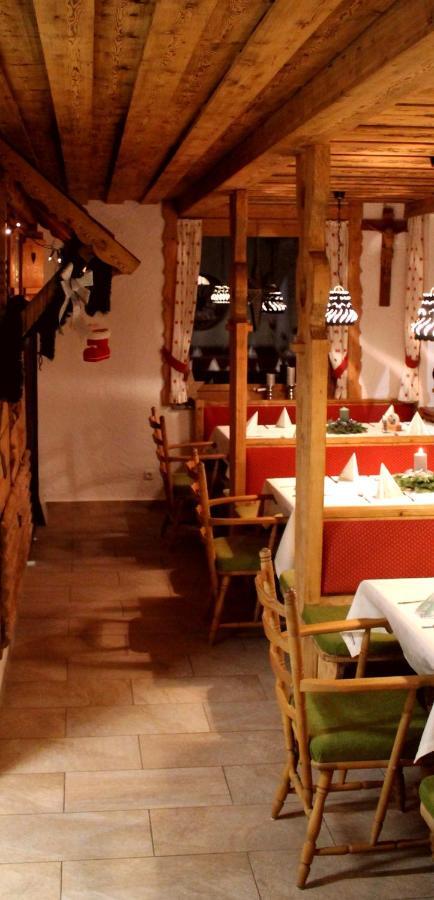 Отель Berggasthof Karntner Alm Миттенвальд Экстерьер фото