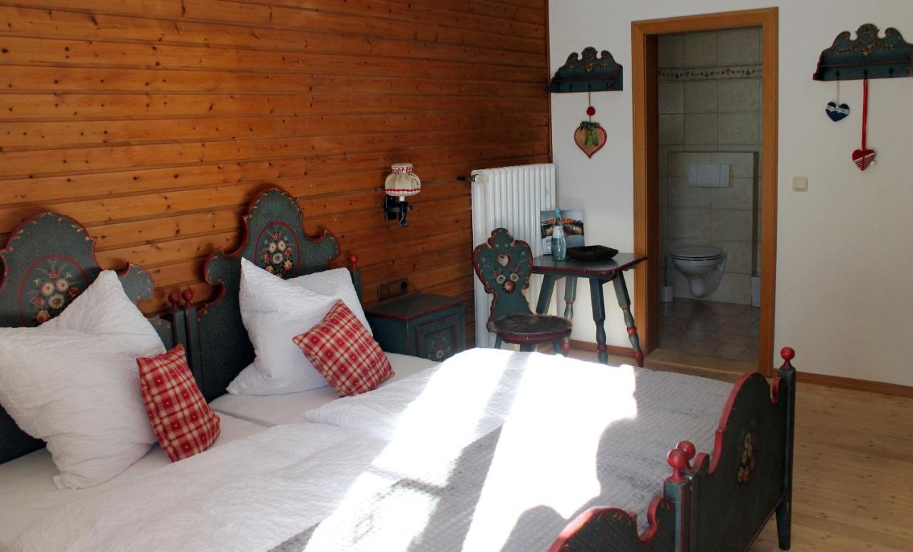 Отель Berggasthof Karntner Alm Миттенвальд Экстерьер фото