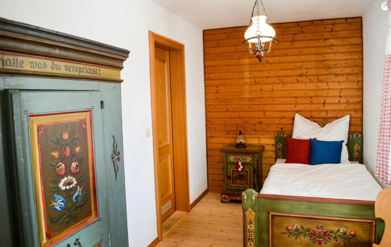 Отель Berggasthof Karntner Alm Миттенвальд Экстерьер фото