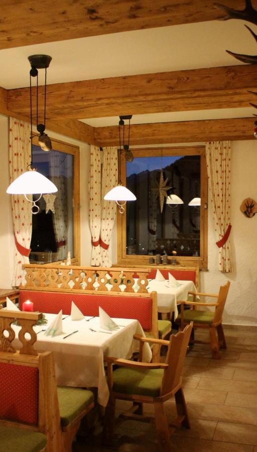 Отель Berggasthof Karntner Alm Миттенвальд Экстерьер фото