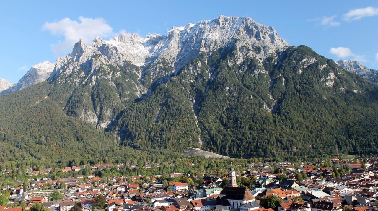 Отель Berggasthof Karntner Alm Миттенвальд Экстерьер фото